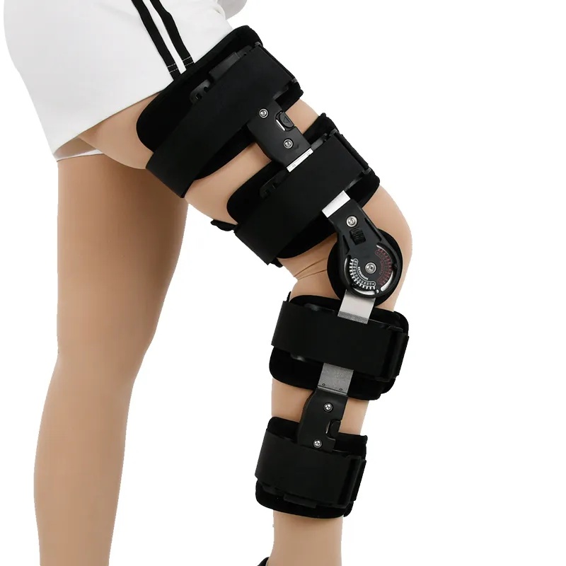 Professional Knee Immobilizer product shot on a neutral background, showing the aluminum支架, adjustable straps, and anatomical contoured design.
