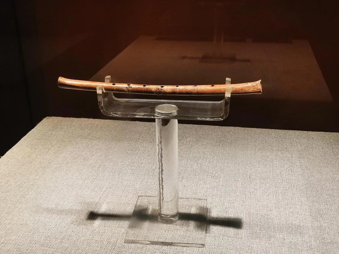 河南博物院贾湖骨笛新石器时代鹤骨七孔笛_1