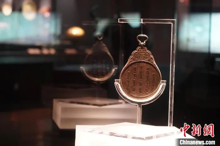 甘肃省博物馆藏元代八思巴文虎头银符铁牌正面细节_1