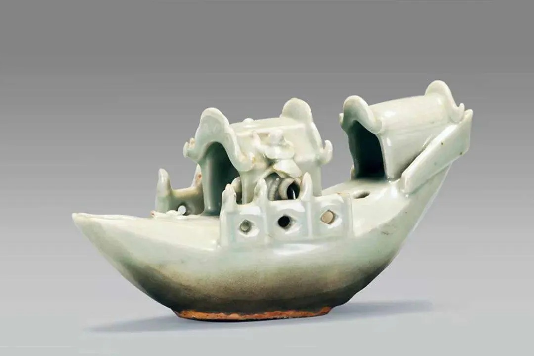 南宋龙泉窑青瓷舟形砚滴呈乌篷船造型_1