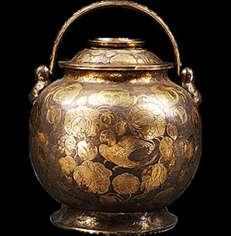 陕西历史博物馆鎏金鹦鹉纹提梁银罐正面光照细节_2