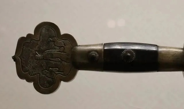 明代风格努尔哈赤御用剑七道铜箍剑鞘特写_2