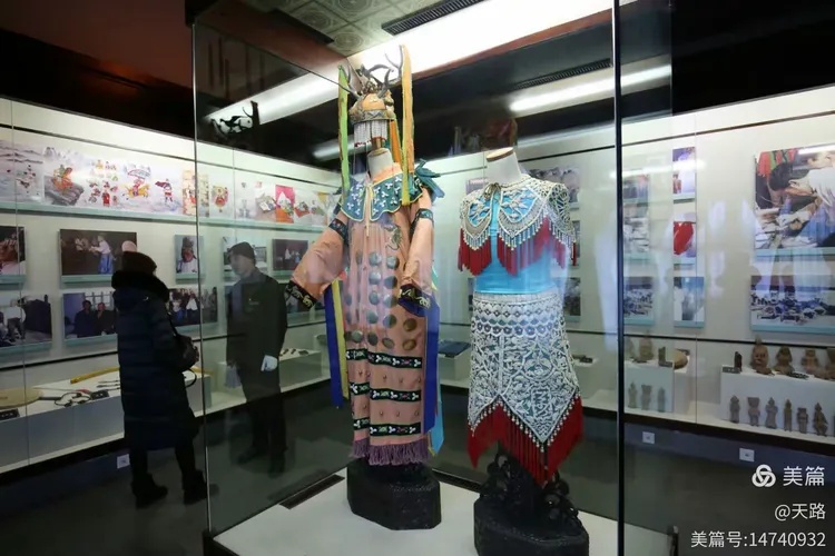 吉林市满族博物馆满族萨满神服细节展示_1