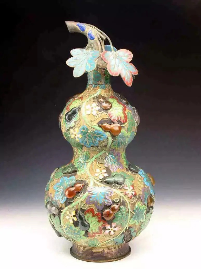 清乾隆款填珐琅嵌玛瑙葫芦瓶 沈阳故宫博物院藏_1