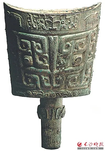 立象兽面纹铜铙整体造型与纹饰细节_1