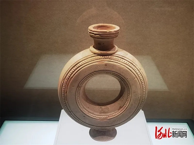 黄骅市博物馆红陶圈带壶环形带仿缝线纹饰_1