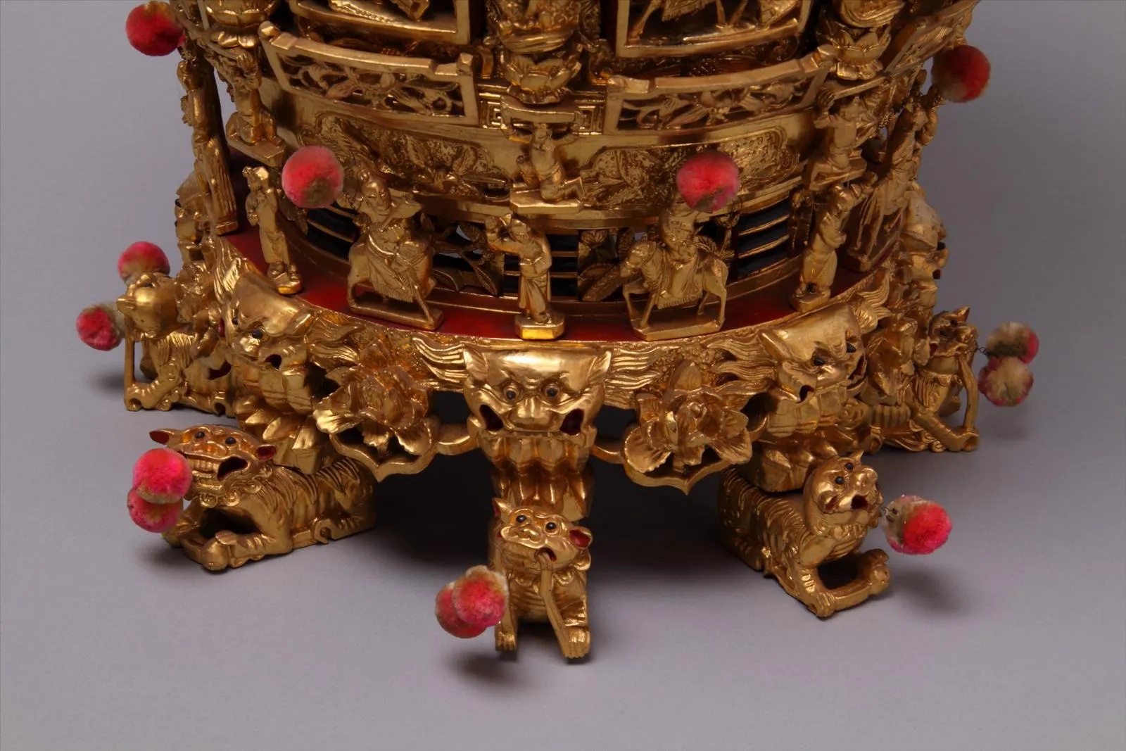 莆田市博物馆藏清金漆透雕菓盒精美木雕细节_1