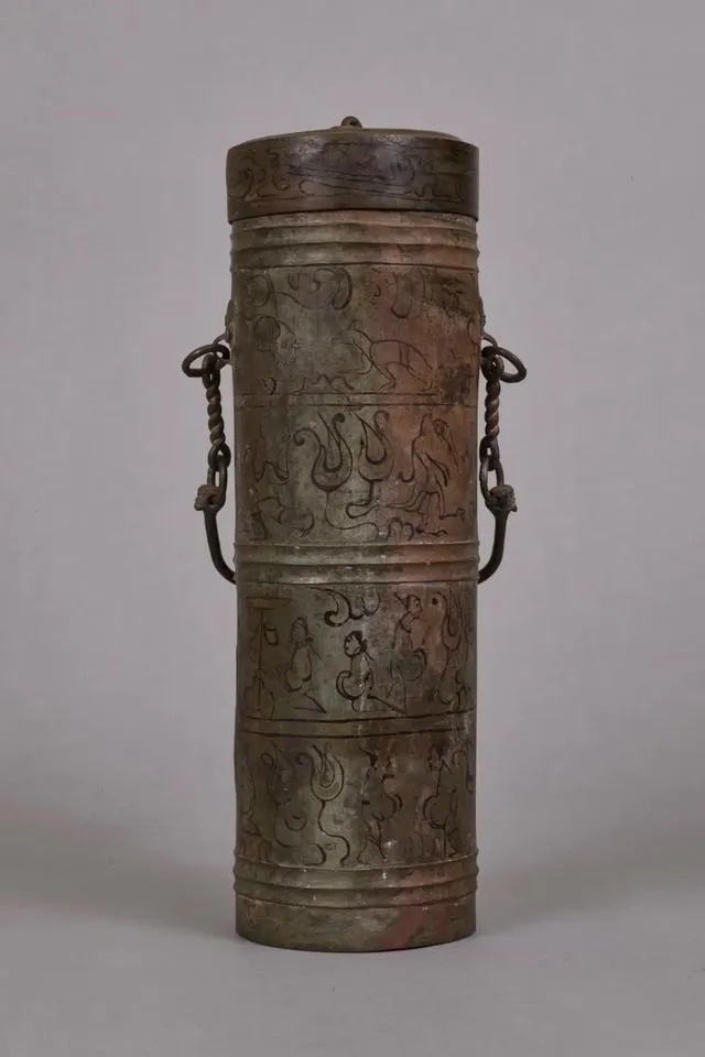 广西博物馆漆绘提梁铜筒西汉青铜器彩绘细节_1