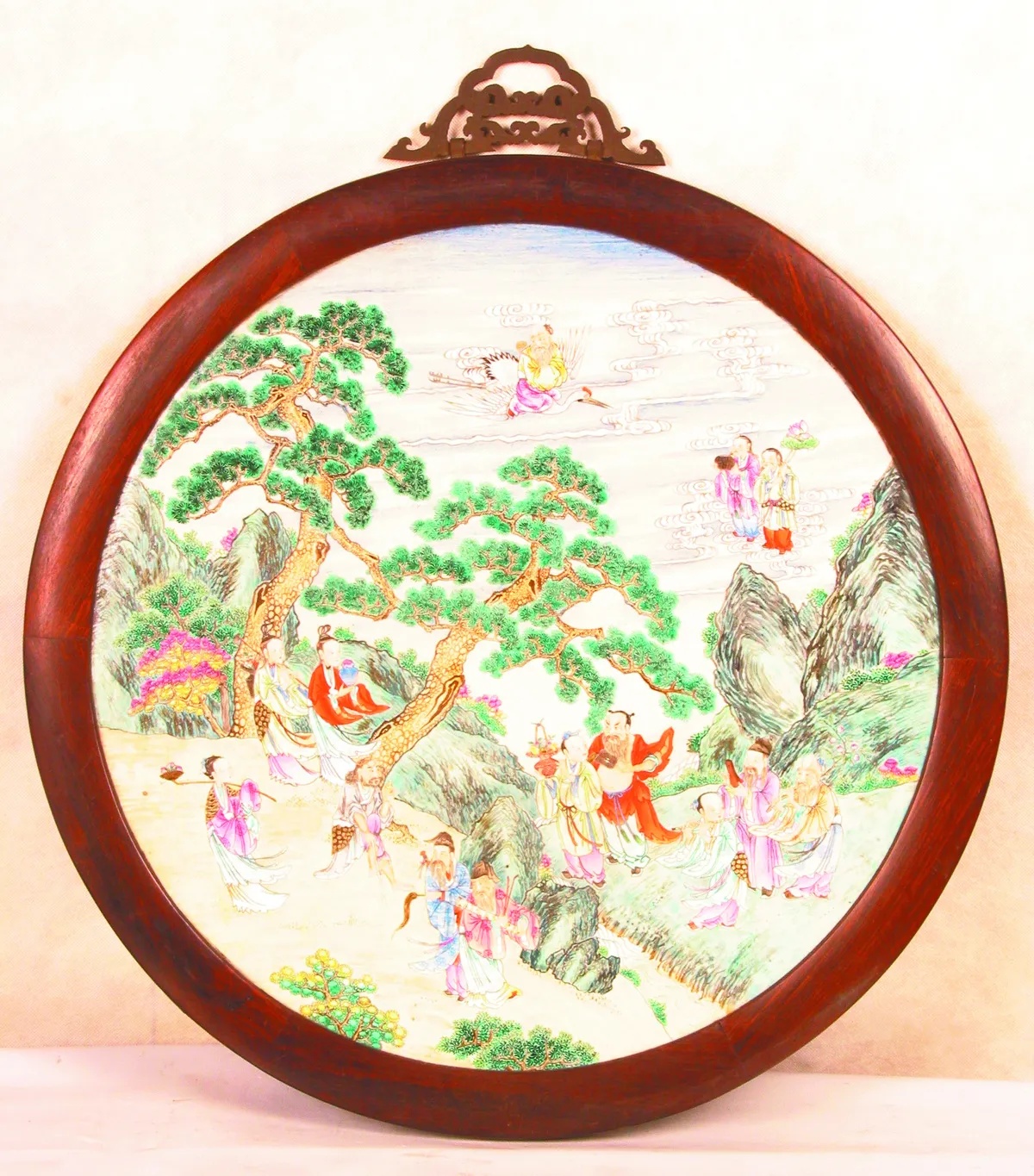 清紫檀边嵌瓷八仙祝寿圆挂屏展示圆形木框与粉彩瓷板细节_1