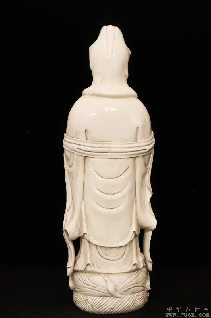 德化窑何朝宗塑乳白釉滴水观音像_1