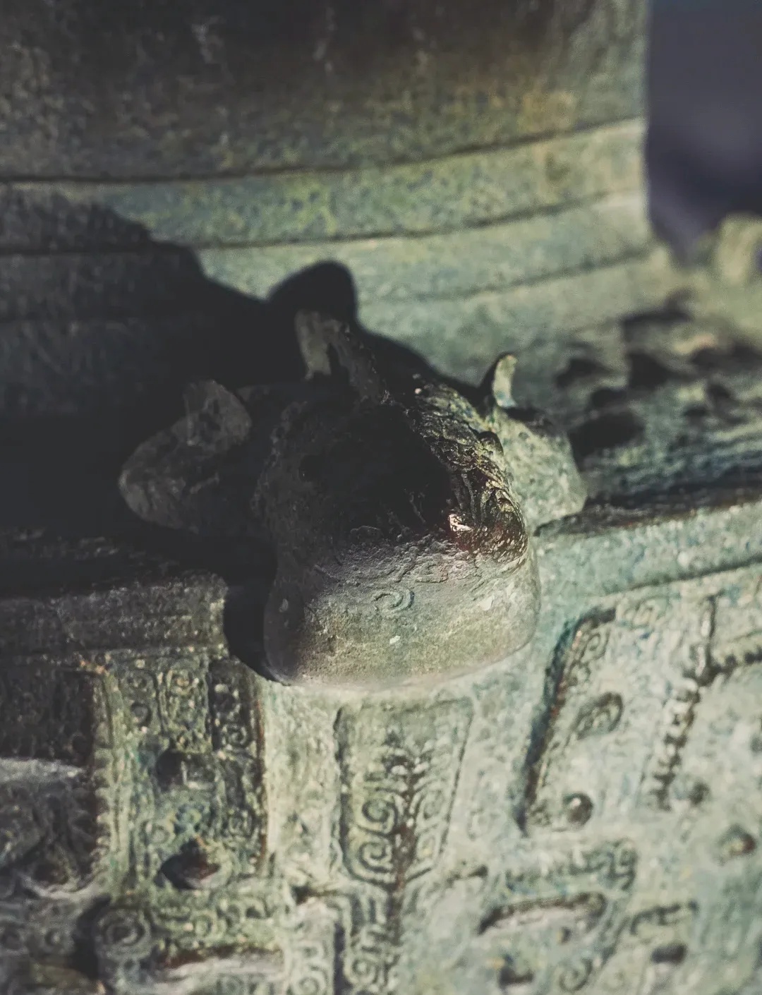 重庆中国三峡博物馆青铜三羊尊全景展示庄重造型_1