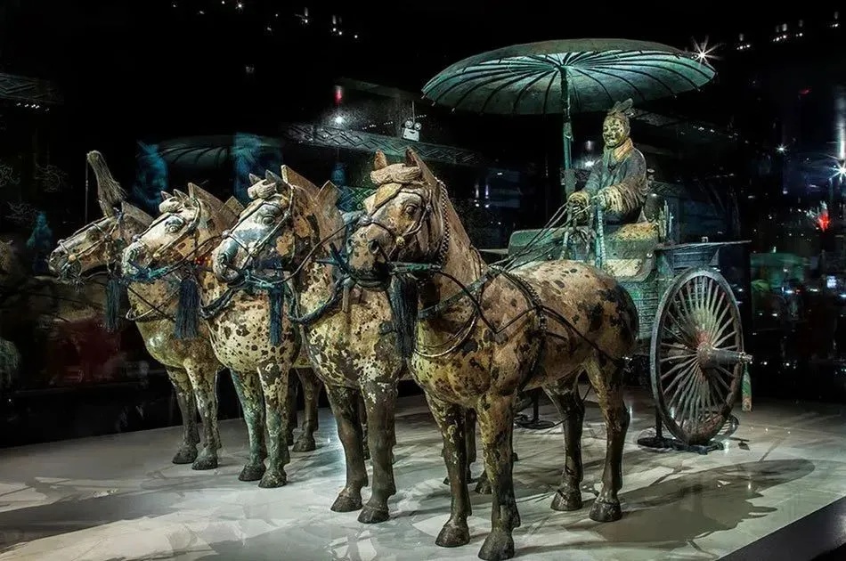 秦始皇帝陵博物院铜车马立车四马牵引伞盖战车_1