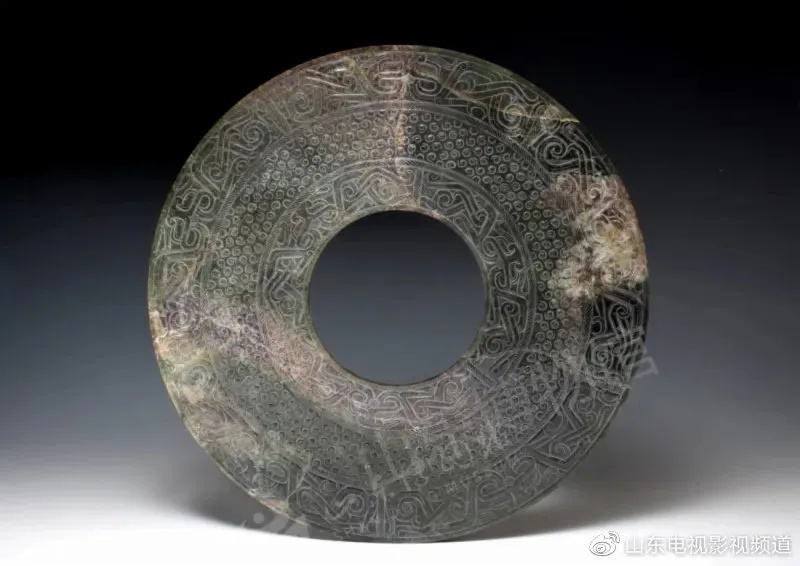 山东博物馆藏战国鲁国大玉璧特写_1