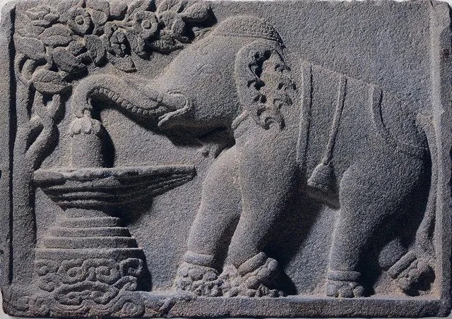 泉州海外交通史博物馆藏元代印度教大象与林迦龛状石雕_1