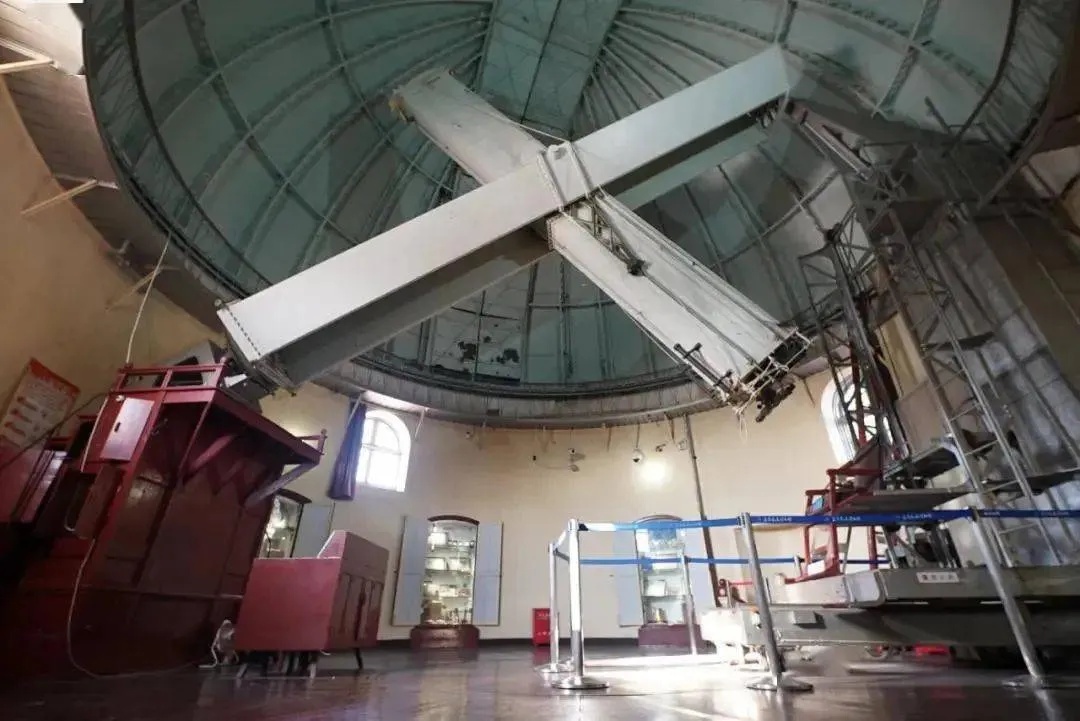 佘山天文台百年历史的40厘米双筒折射望远镜_1