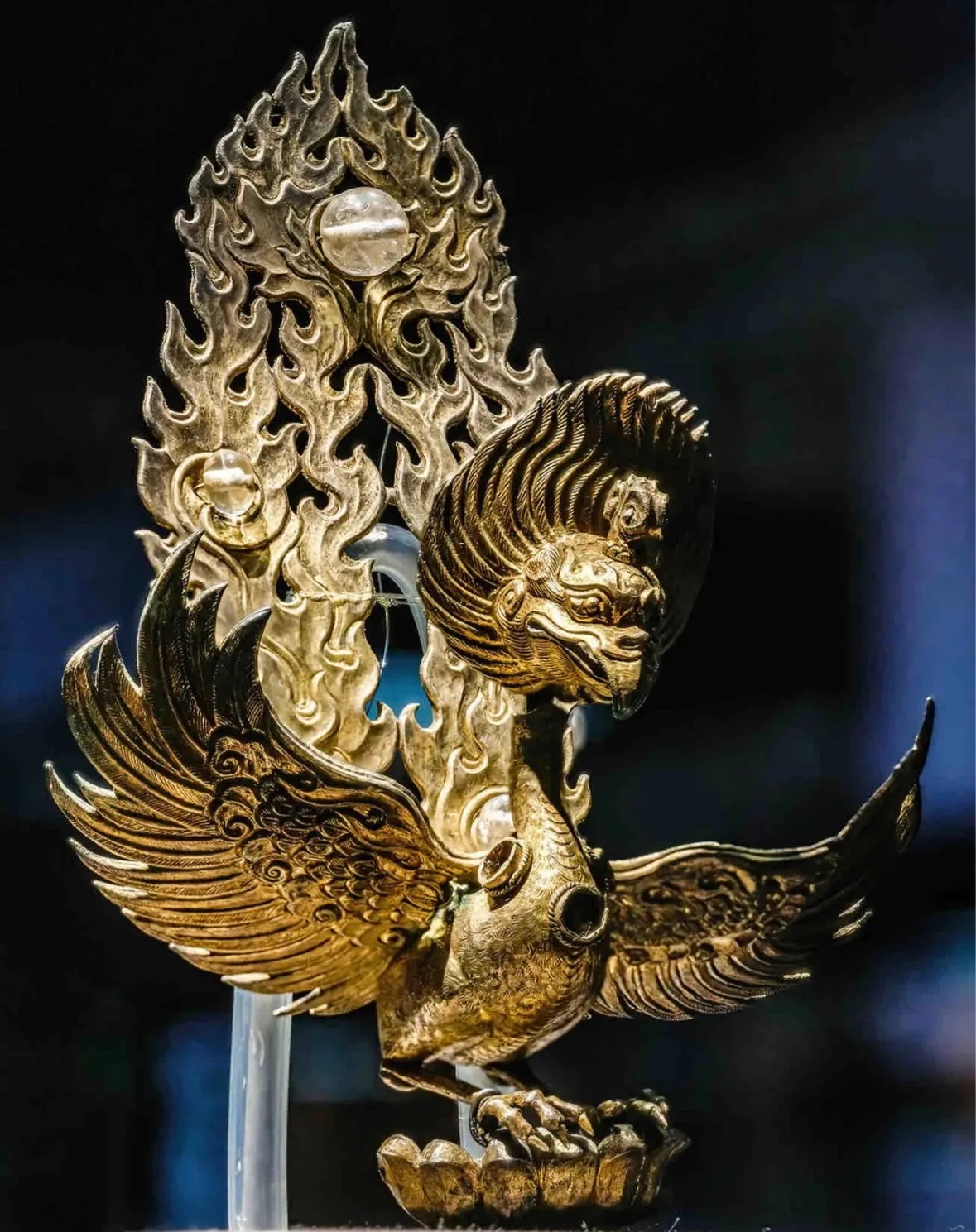 云南省博物馆藏大理国金翅鸟展翅鎏金镶嵌宝珠_1