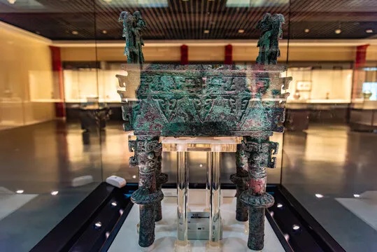 天津博物馆西周太保鼎青铜器全貌_1