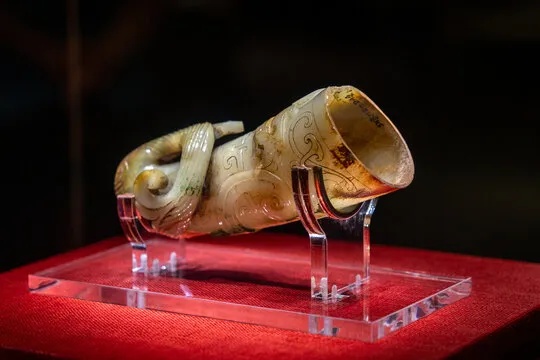 南越王博物院角形玉杯展现汉代浮雕技艺_1