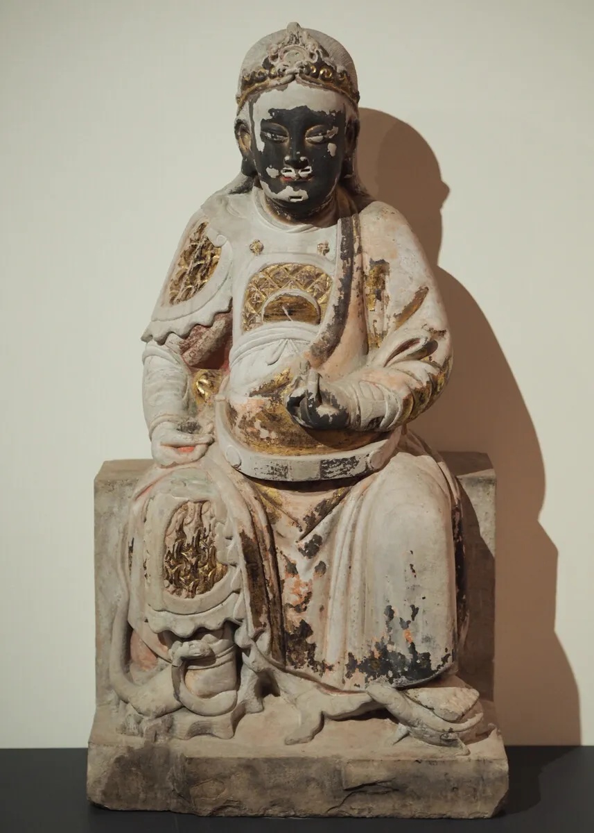 大足石刻博物馆真武大帝像披发着甲端坐龟蛇之上_1